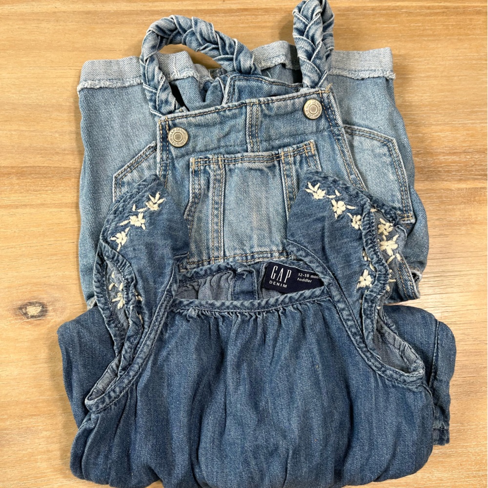 Lot of two girl baby gap overall/romper shorts size 18 month